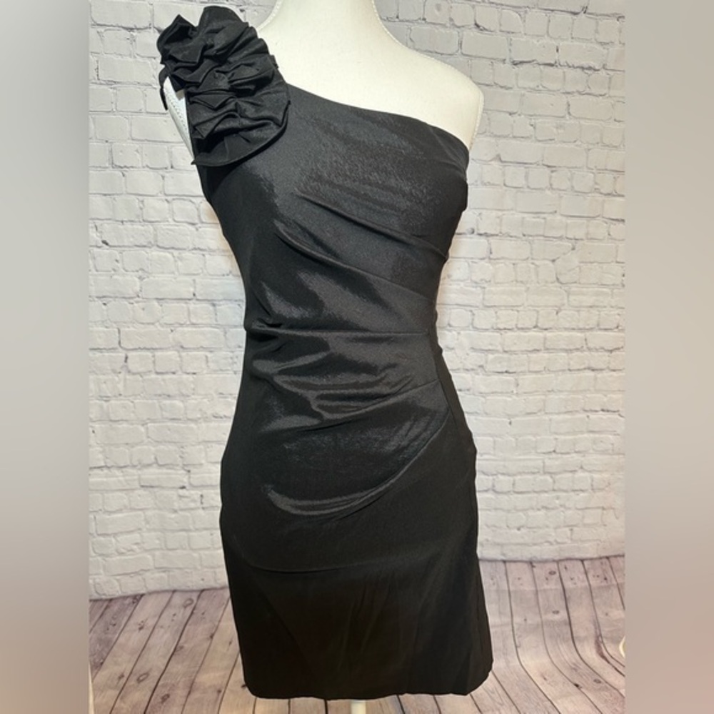 HAILEY LOGAN BY ADRIANNA PAPELL BLACK ONE SHOULDER DRESS - Size 3/4 SKU:434